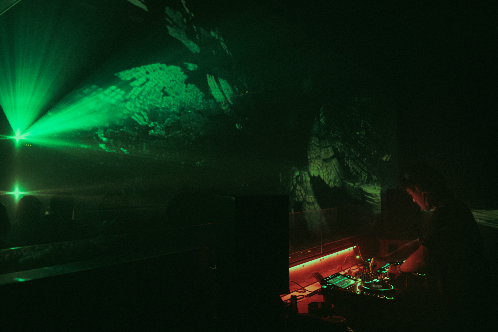 e-116_XTRUX(蘇柏瑞、黃詠仁、邱晨恩、李畯玨)_VIVIDO Movement_2023-02